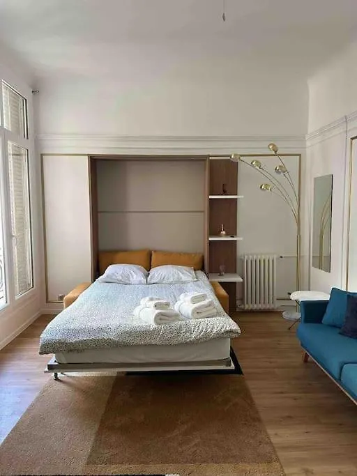 Apartment Au Coeur Des Champs Elysees Paris France
