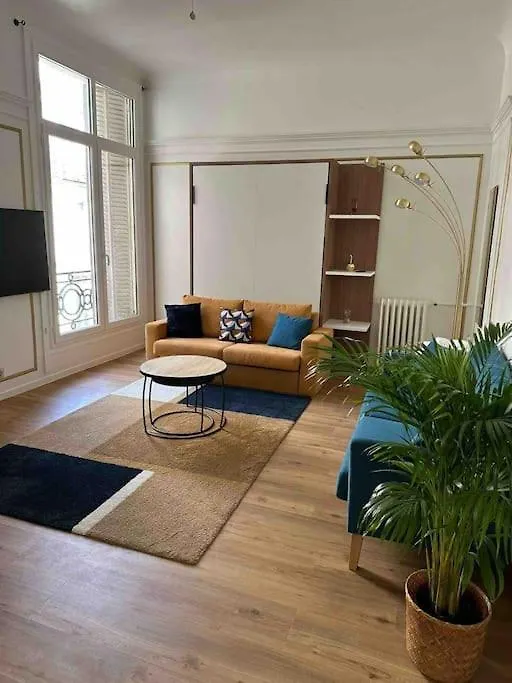 Au Coeur Des Champs Elysees Paris Appartement